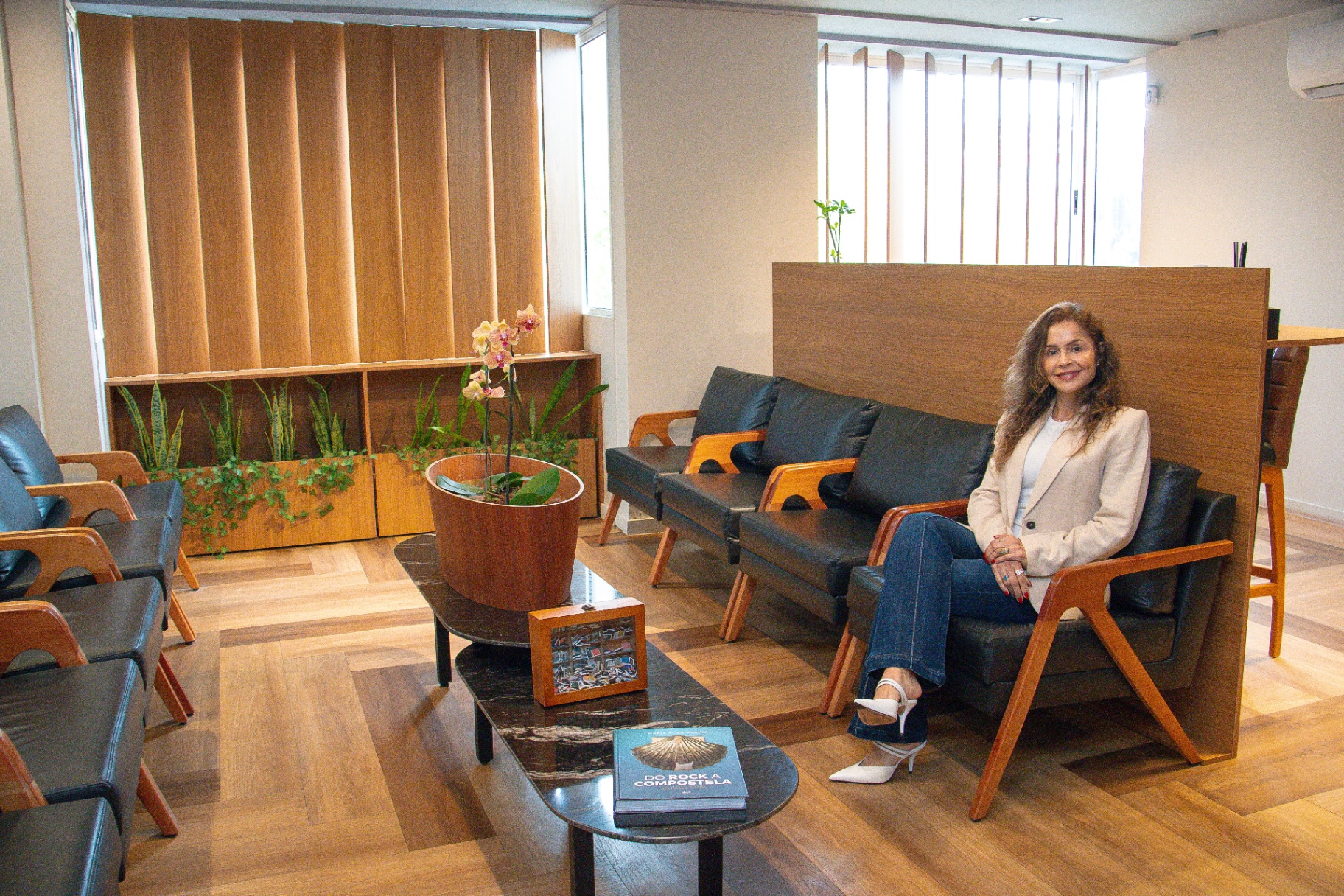 Dra. Fernanda em atendimento clínico